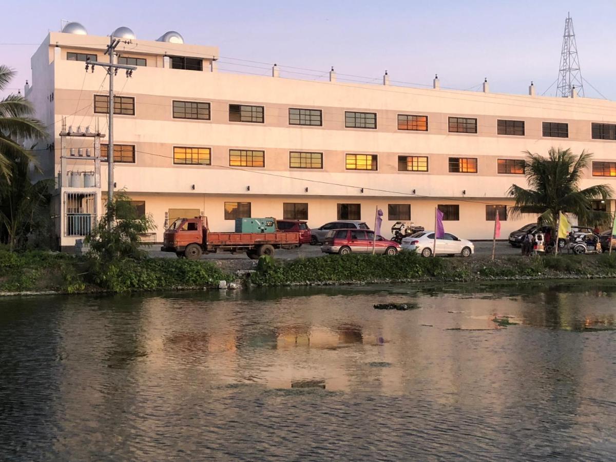 La Primera Grande Beach Resort Roxas  Eksteriør billede